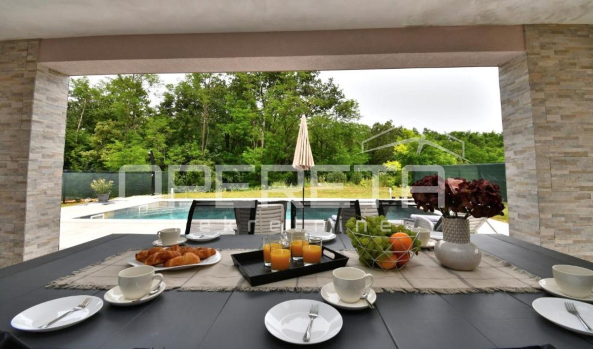 Istria, Labin, nuova casa a piano terra di 130 m2, 3 camere, posizione tranquilla