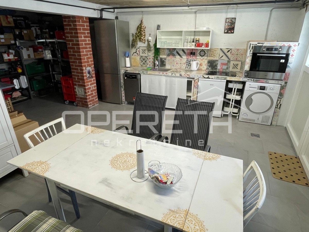 Vendita, Casa, Vrapče, Vrapčanska ulica, Indipendente, 250m2