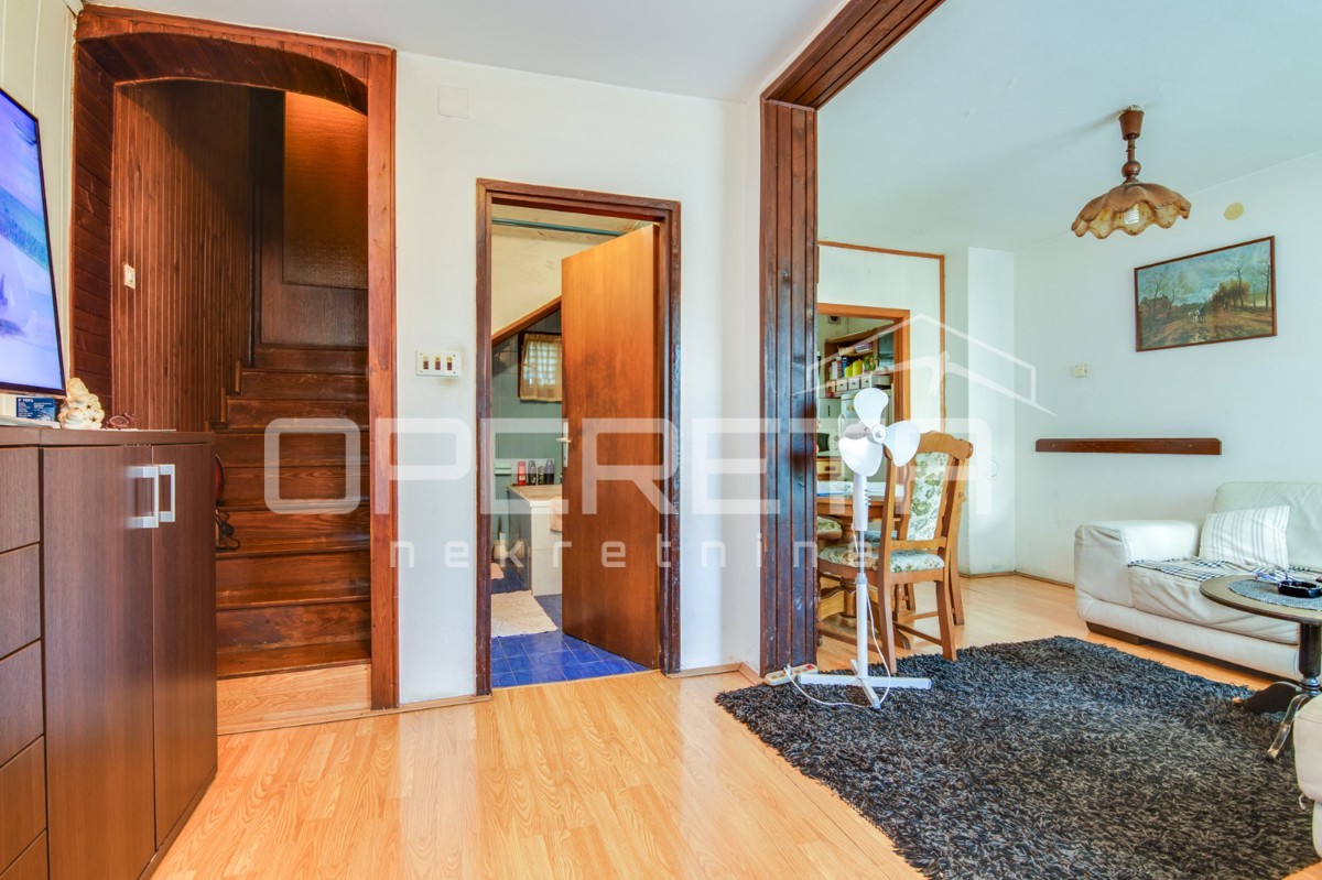 VENDITA, REMETE, REMETSKI KAMENJAK, 2 CASE INDIPENDENTI SU UN TERRENO DI 1440m2.