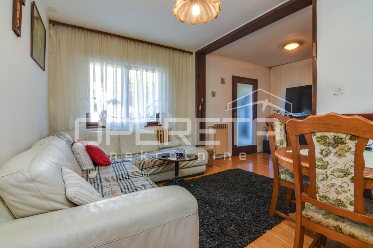 VENDITA, REMETE, REMETSKI KAMENJAK, 2 CASE INDIPENDENTI SU UN TERRENO DI 1440m2.