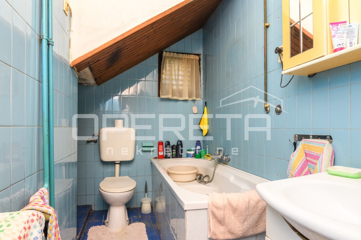 VENDITA, REMETE, REMETSKI KAMENJAK, 2 CASE INDIPENDENTI SU UN TERRENO DI 1440m2.