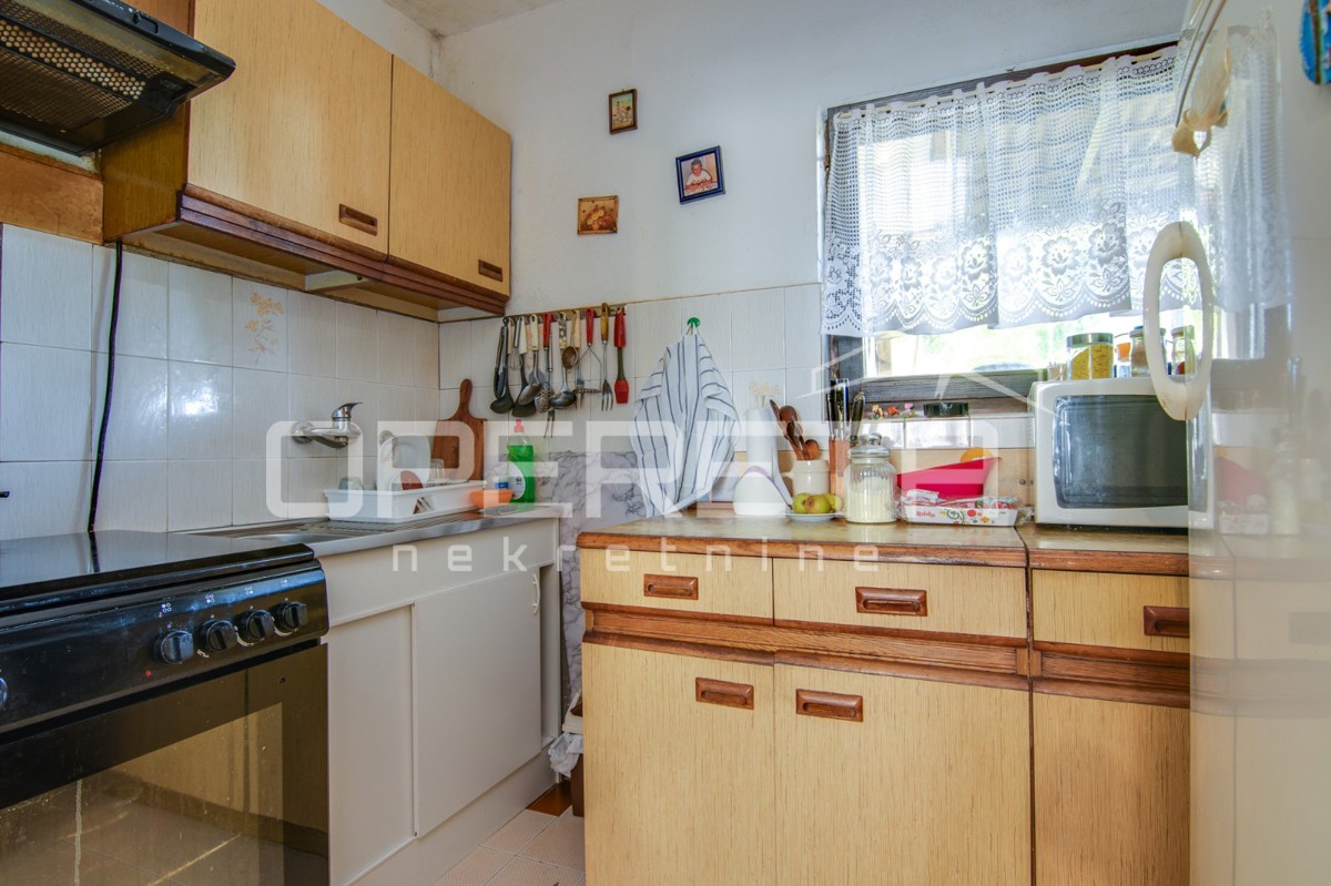 VENDITA, REMETE, REMETSKI KAMENJAK, 2 CASE INDIPENDENTI SU UN TERRENO DI 1440m2.