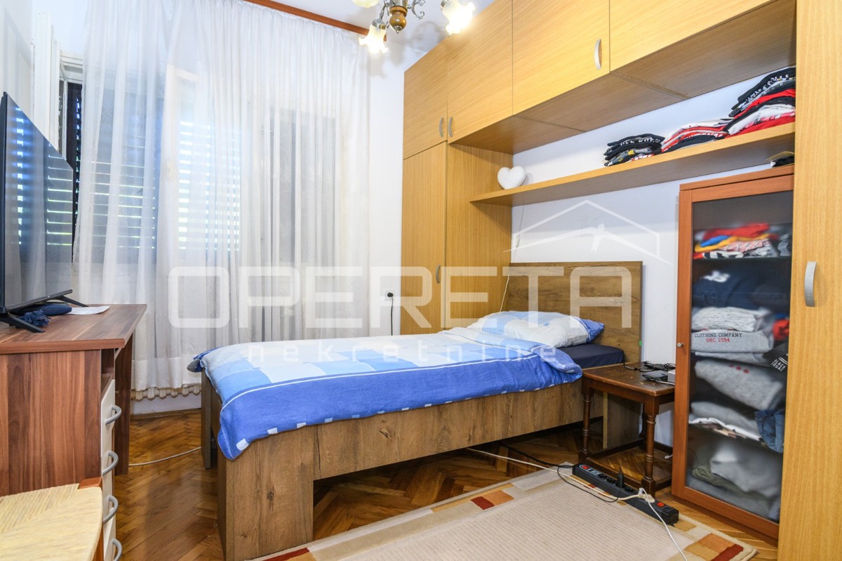 VENDITA, REMETE, REMETSKI KAMENJAK, 2 CASE INDIPENDENTI SU UN TERRENO DI 1440m2.