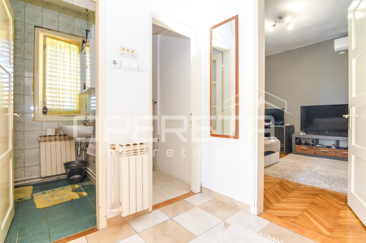 VENDITA, REMETE, REMETSKI KAMENJAK, 2 CASE INDIPENDENTI SU UN TERRENO DI 1440m2.