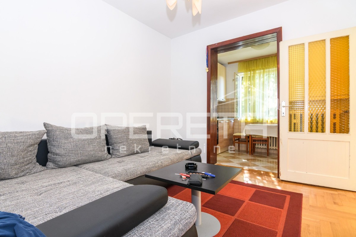 VENDITA, REMETE, REMETSKI KAMENJAK, 2 CASE INDIPENDENTI SU UN TERRENO DI 1440m2.