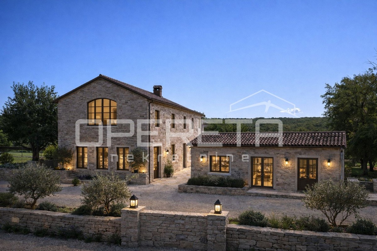 Buje, Kaštel - proprietà di 1909 m2 con destinazione commerciale e alloggio