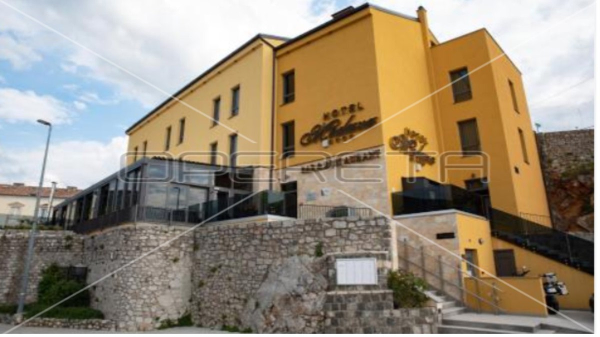 Vendita, Locale su strada, Senj, Obala dr Franje Tuđmana, 219m2