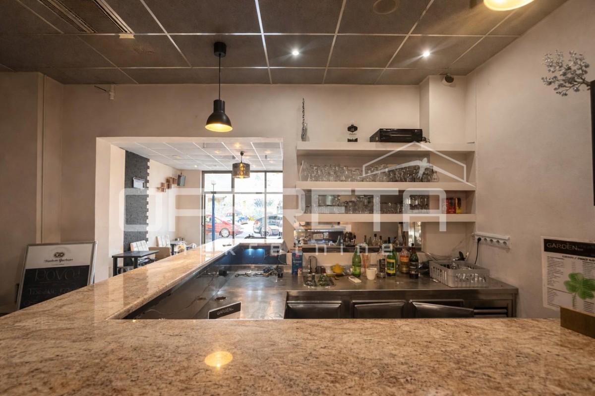 Spazio commerciale con terrazza e magazzino, mercato e centro di Oroslavje