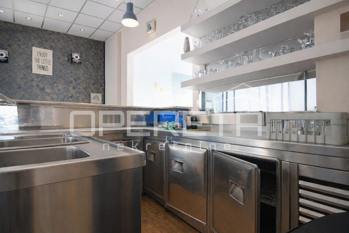 Spazio commerciale con terrazza e magazzino, mercato e centro di Oroslavje