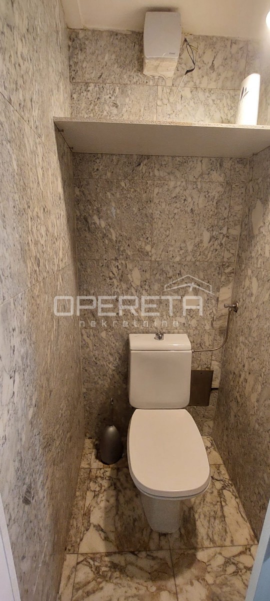 Vendita, Edificio commerciale, Centar, Petrinjska, 20m2