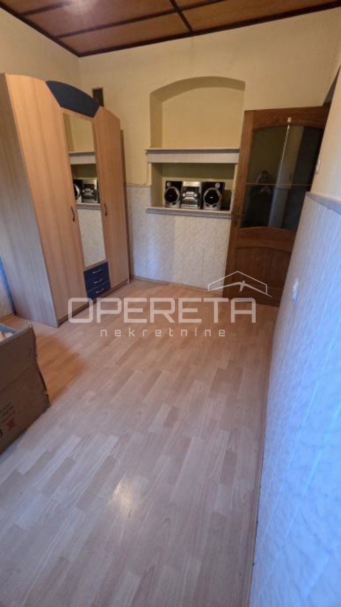 Casa tranquilla a Vinica con grande frutteto