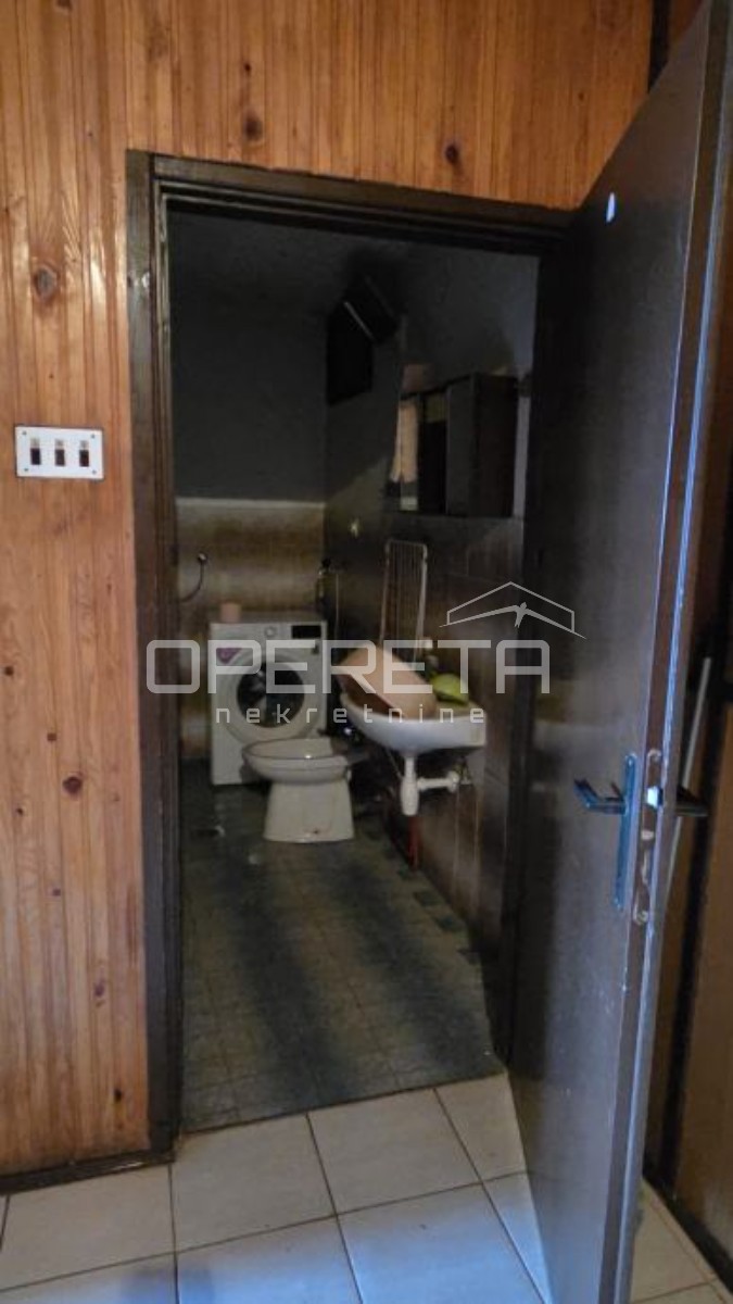 Casa tranquilla a Vinica con grande frutteto