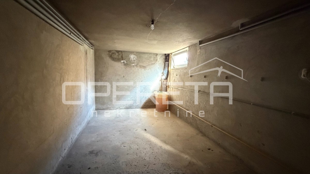 Vendita, Casa, Ilok, V. Kraljevića, Edificio doppio, 148m2