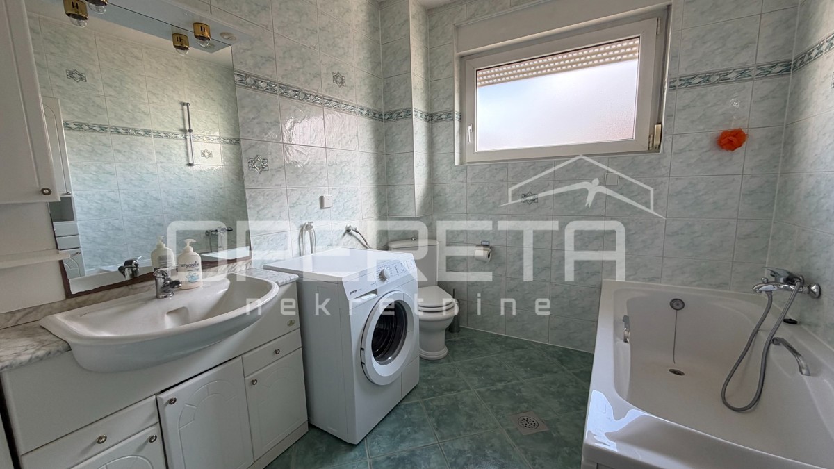 Vendita, Casa, Ilok, V. Kraljevića, Edificio doppio, 148m2