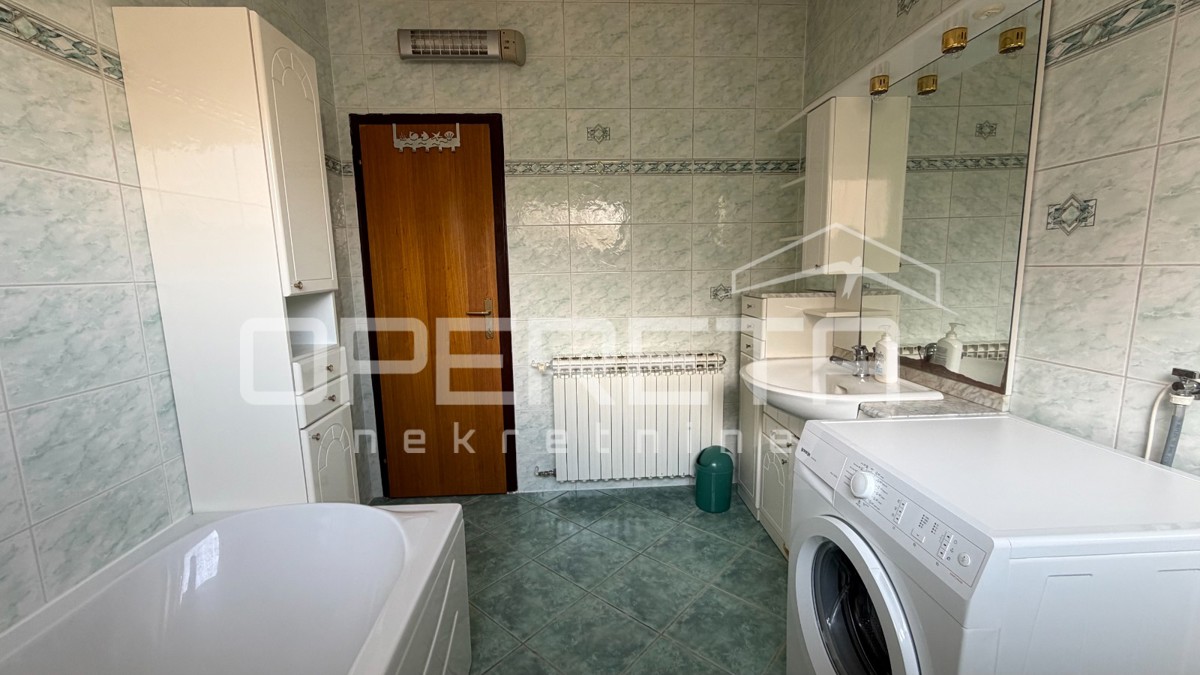 Vendita, Casa, Ilok, V. Kraljevića, Edificio doppio, 148m2