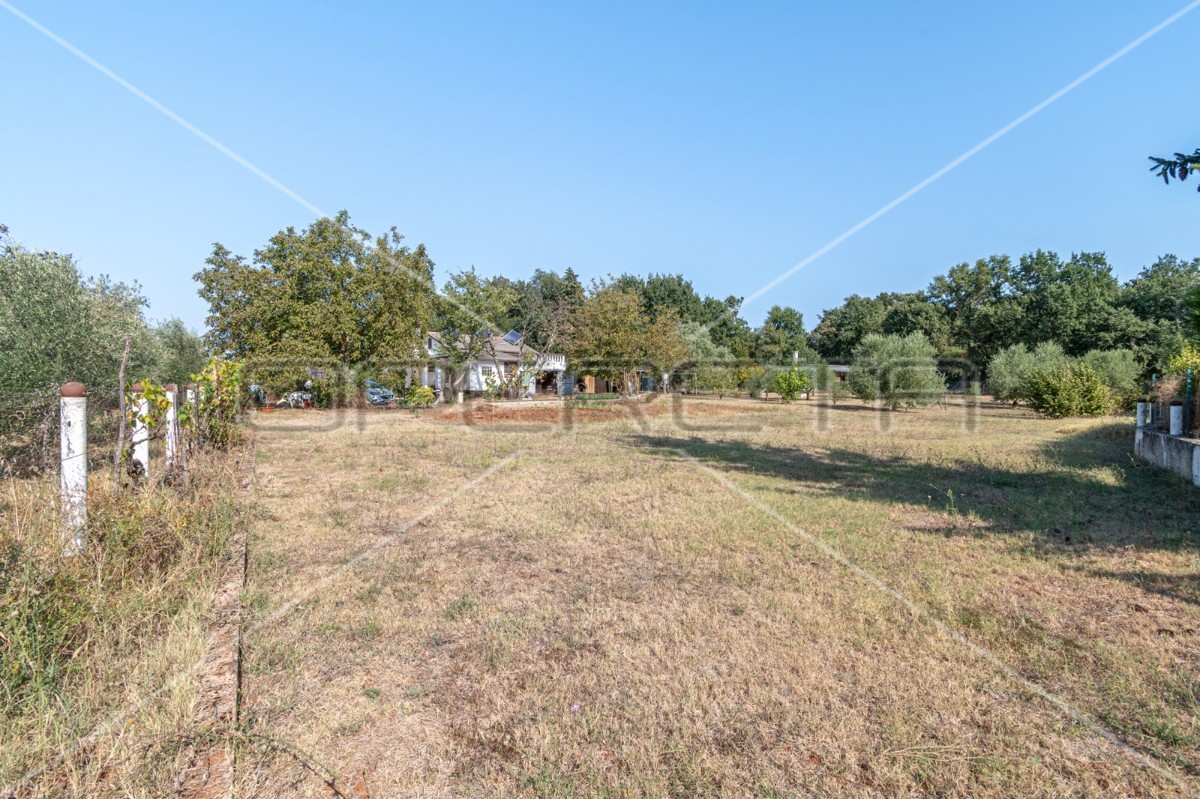 Terreno edificabile Loborika 584m2, 6km da Pola