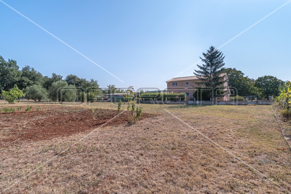 Terreno edificabile Loborika 584m2, 6km da Pola