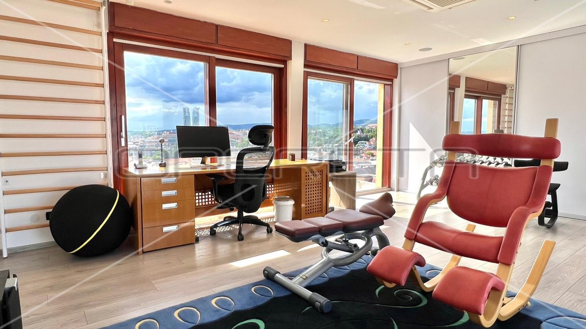 Vendita, Appartamento, Centar, Vojnovićeva, 4l, 214m2