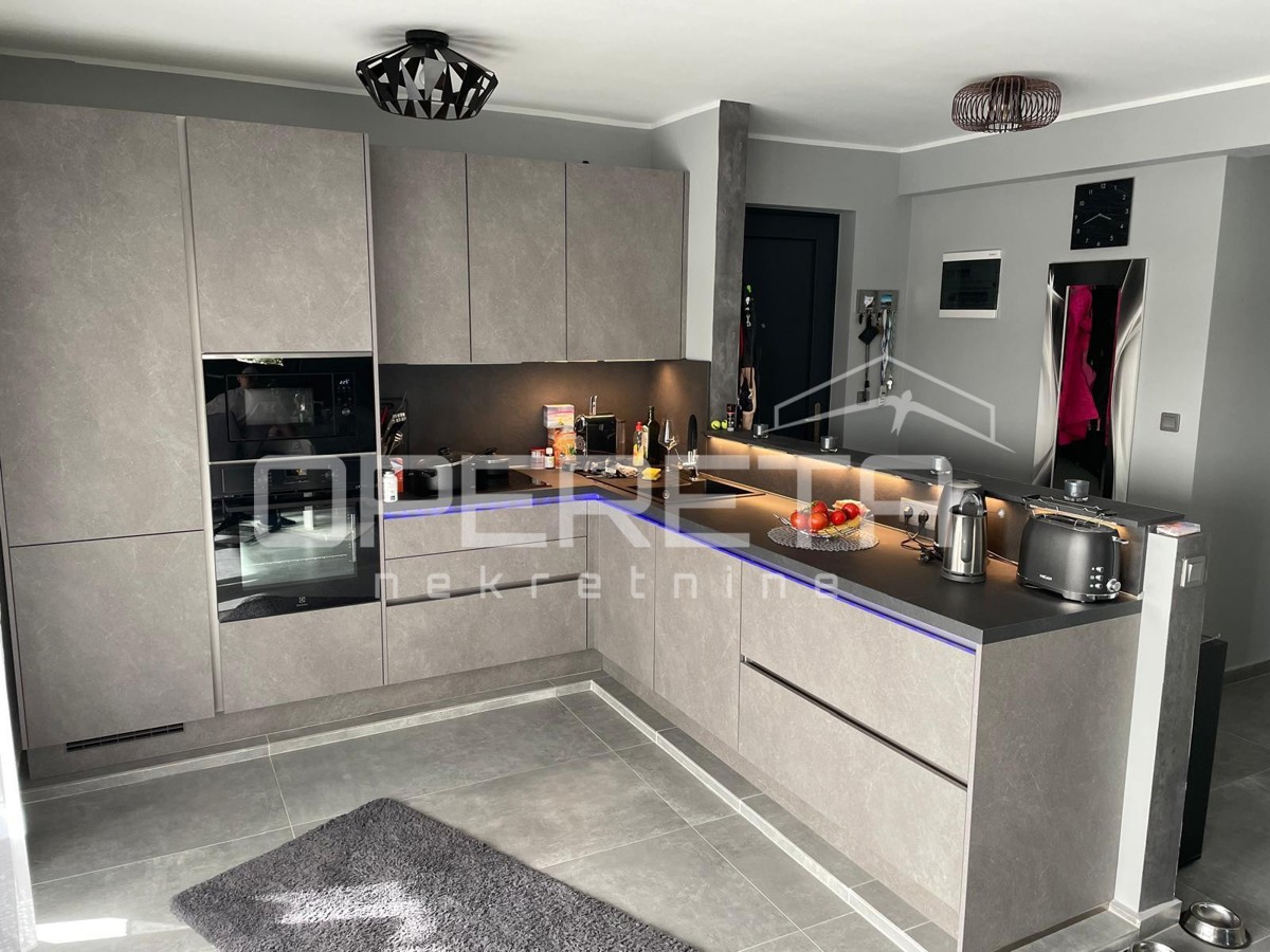 Vendita, Appartamento, Rab, Banjol , 3l, 120m2