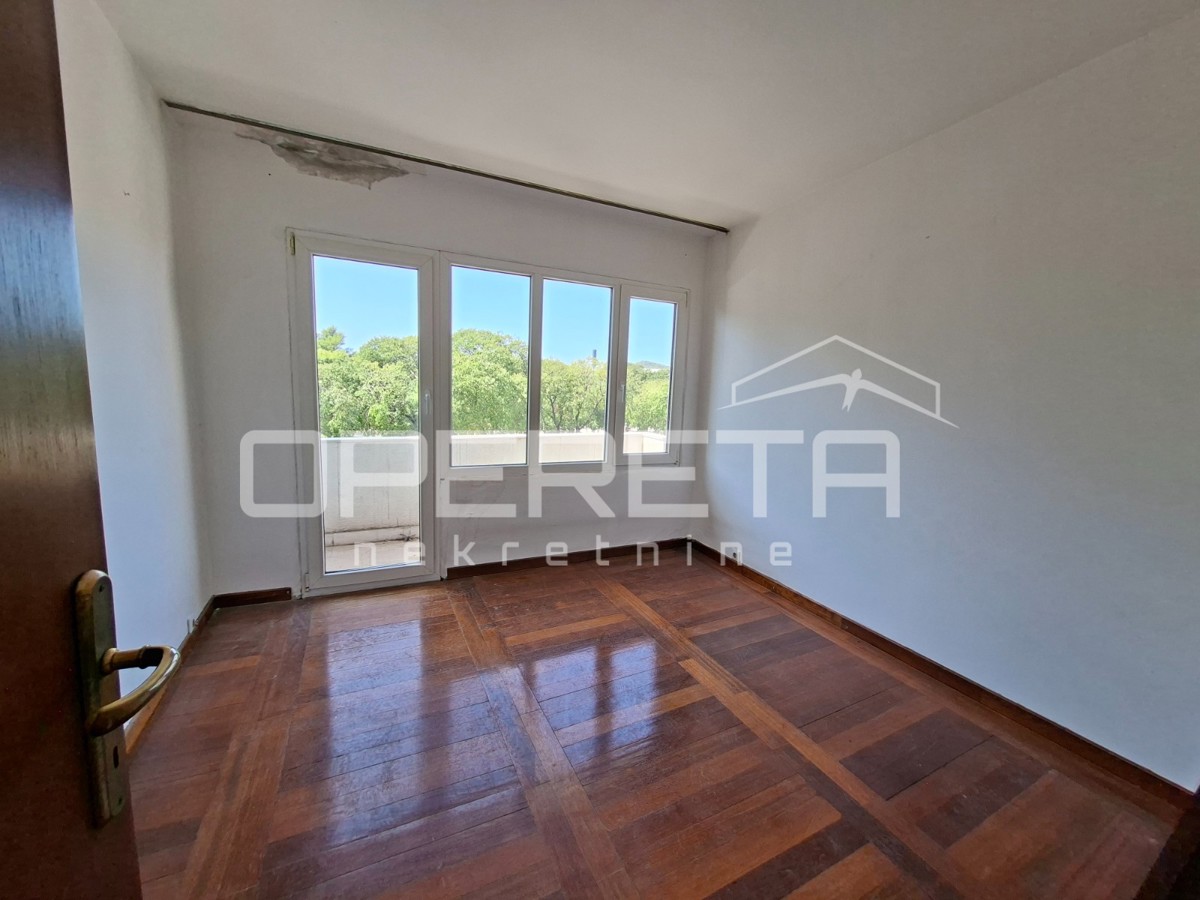 Appartamento monolocale ristrutturato a Gripama, 83 m2.