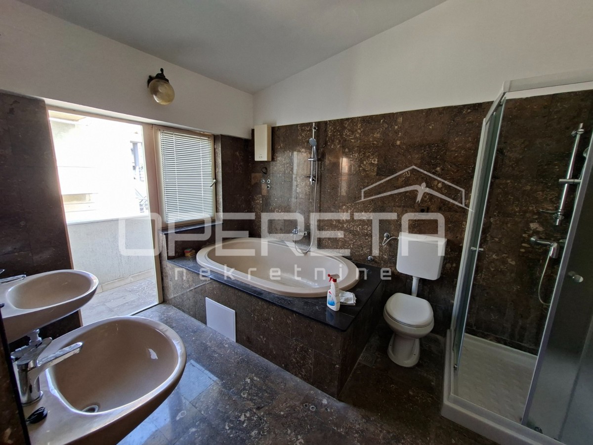 Appartamento monolocale ristrutturato a Gripama, 83 m2.