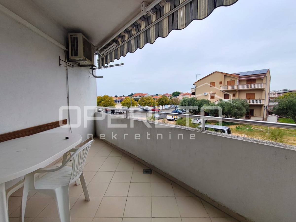 Appartamento con una camera da letto di 46 m2, a 100 m dal mare, Pakoštane, Biograd