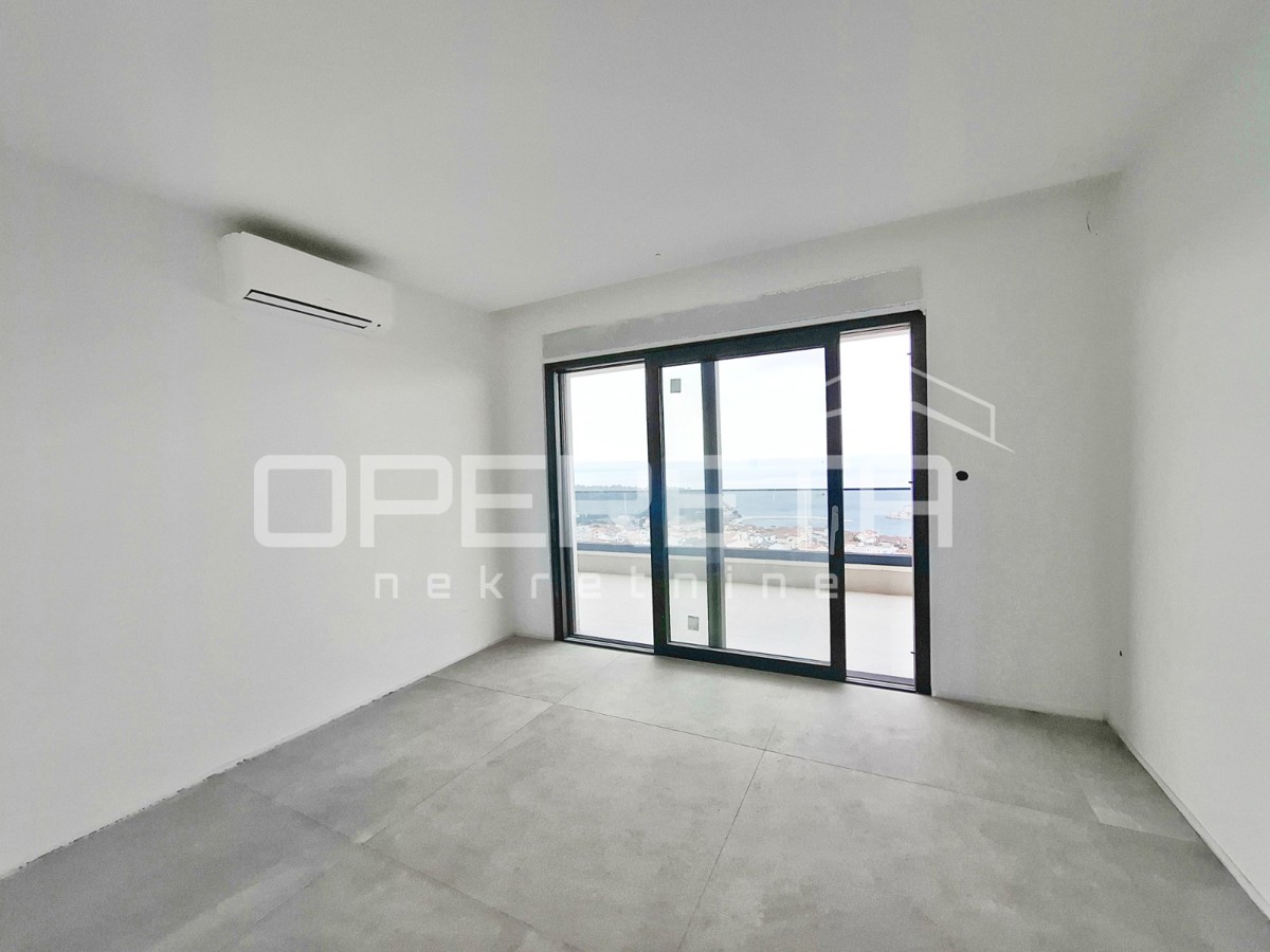 MAKARSKA – appartamento esclusivo con vista panoramica e piscina privata