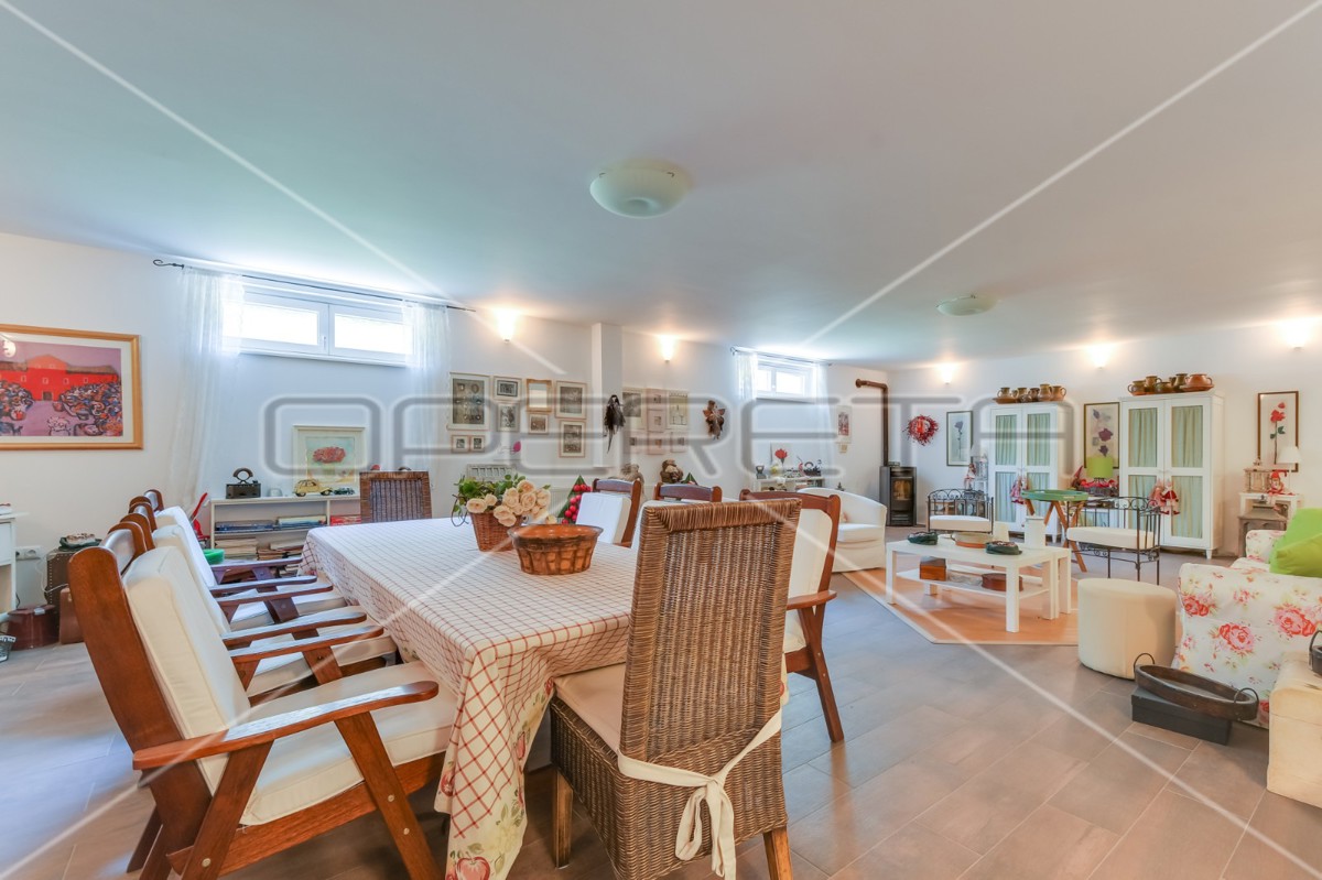 Vendita, Casa, Jarun, Jarun, Indipendente, 395m2