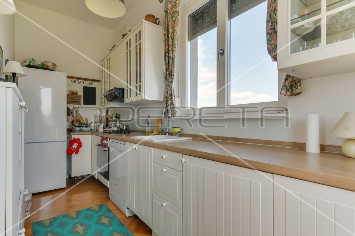 Vendita, Casa, Jarun, Jarun, Indipendente, 395m2