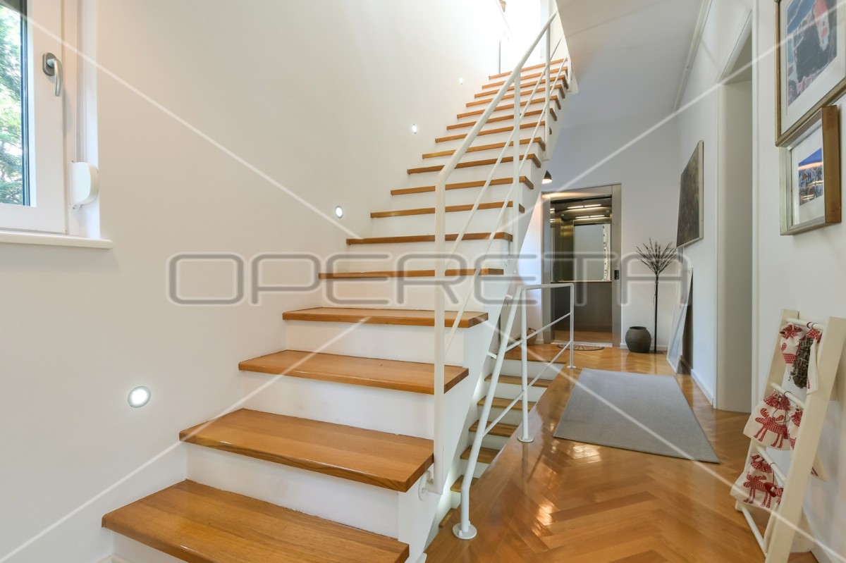 Vendita, Casa, Jarun, Jarun, Indipendente, 395m2