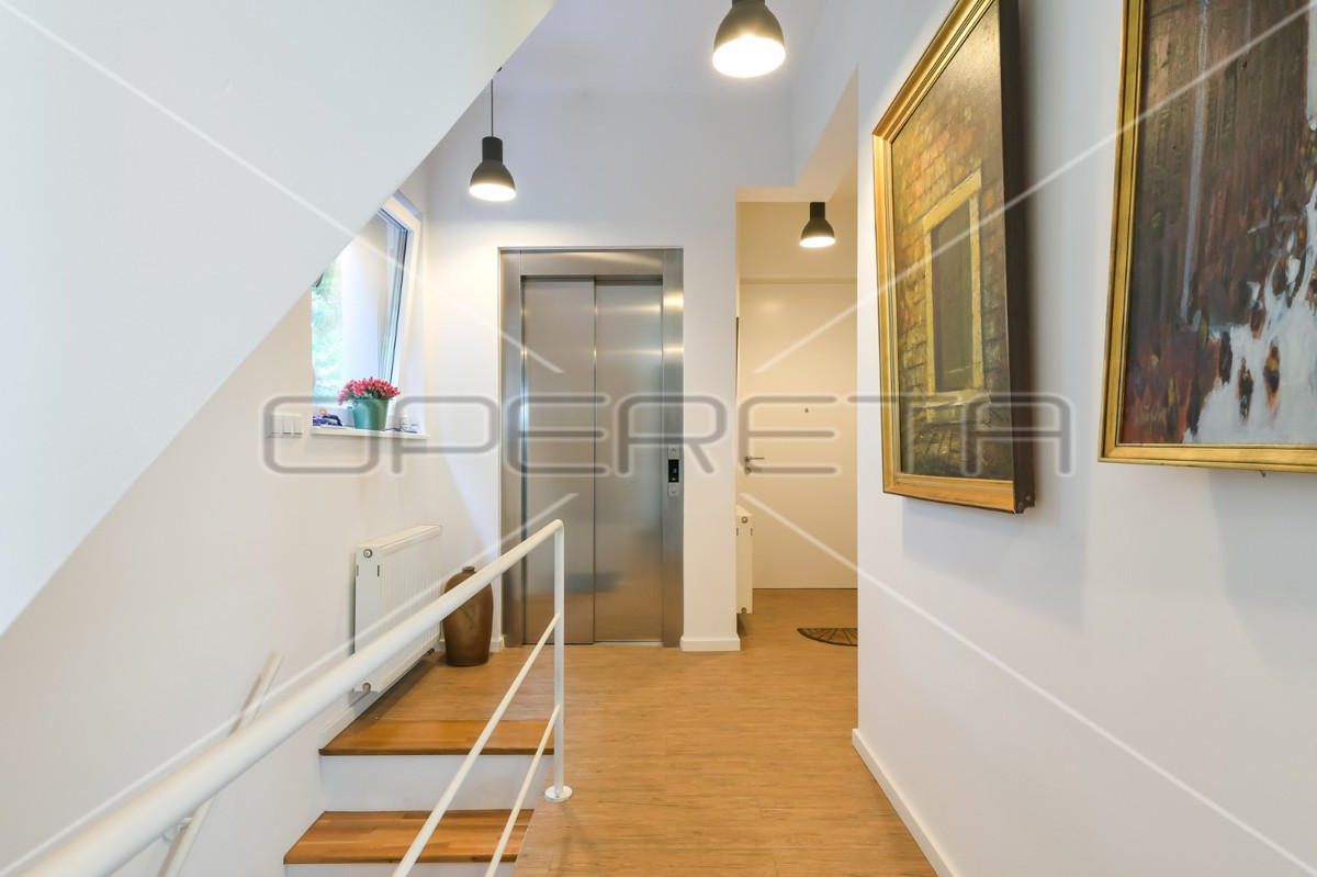 Vendita, Casa, Jarun, Jarun, Indipendente, 395m2