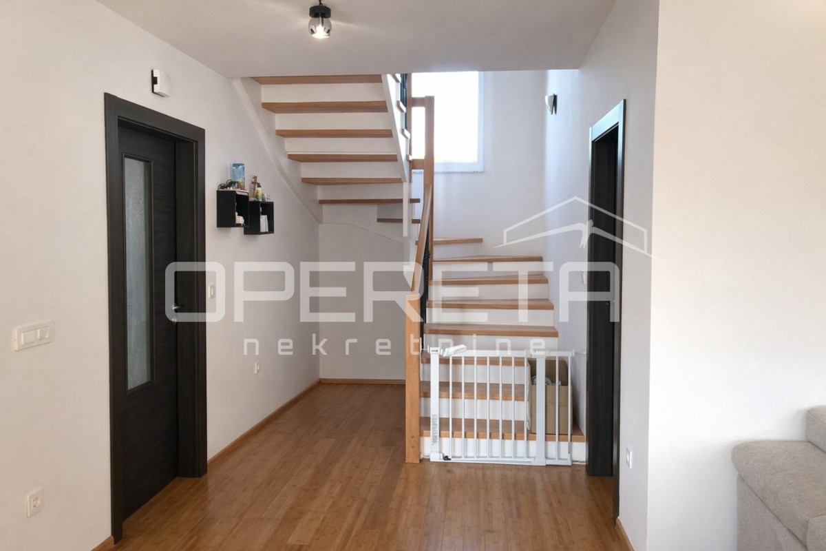 Casa energeticamente efficiente vicino al mare a Vrbnik, 139 m2, isola di Krk