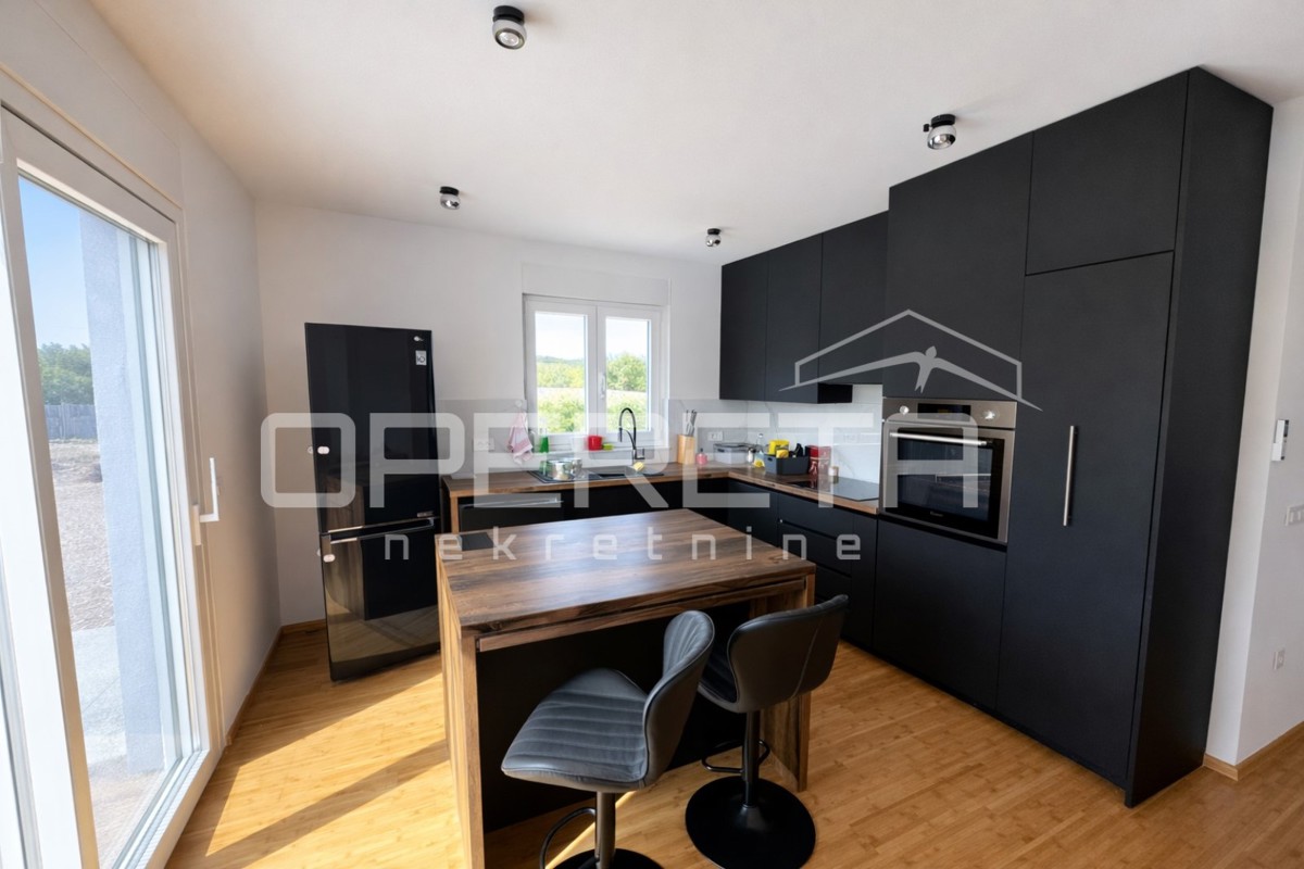 Casa energeticamente efficiente vicino al mare a Vrbnik, 139 m2, isola di Krk