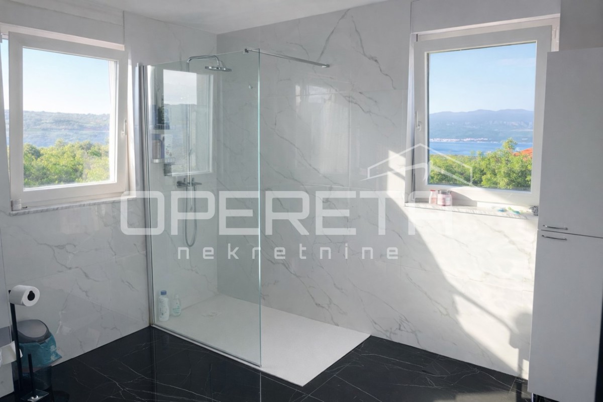 Casa energeticamente efficiente vicino al mare a Vrbnik, 139 m2, isola di Krk