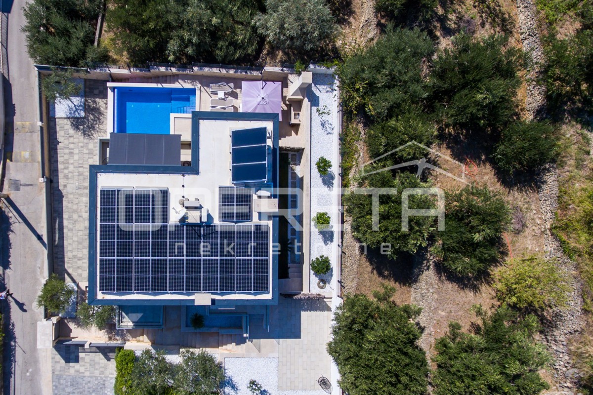 Villa di lusso a Žrnovnica – Oasi di lusso e privacy nei dintorni di Spalato