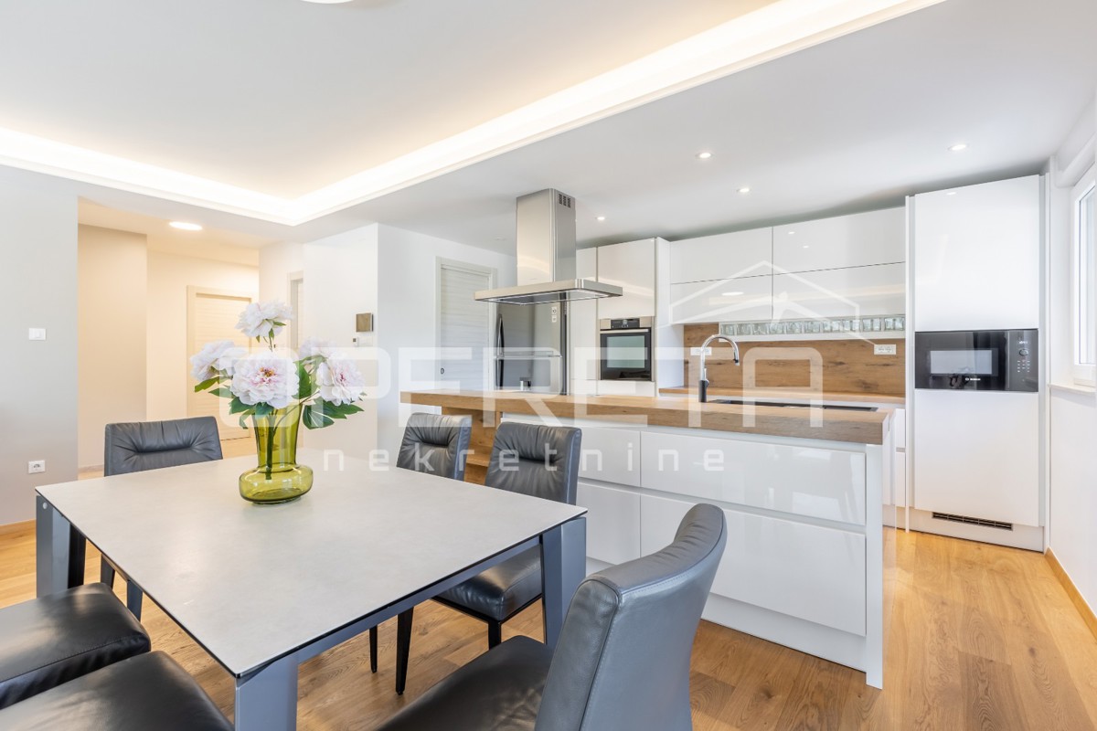 Villa di lusso a Žrnovnica – Oasi di lusso e privacy nei dintorni di Spalato