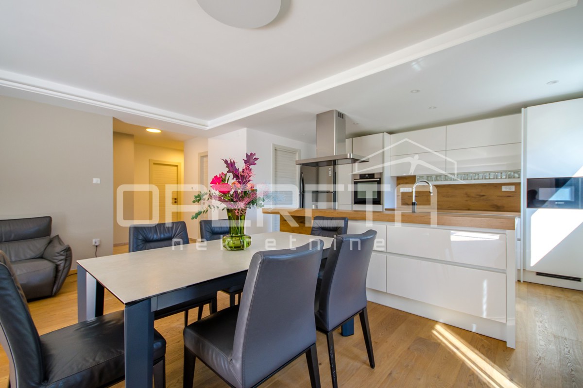 Villa di lusso a Žrnovnica – Oasi di lusso e privacy nei dintorni di Spalato