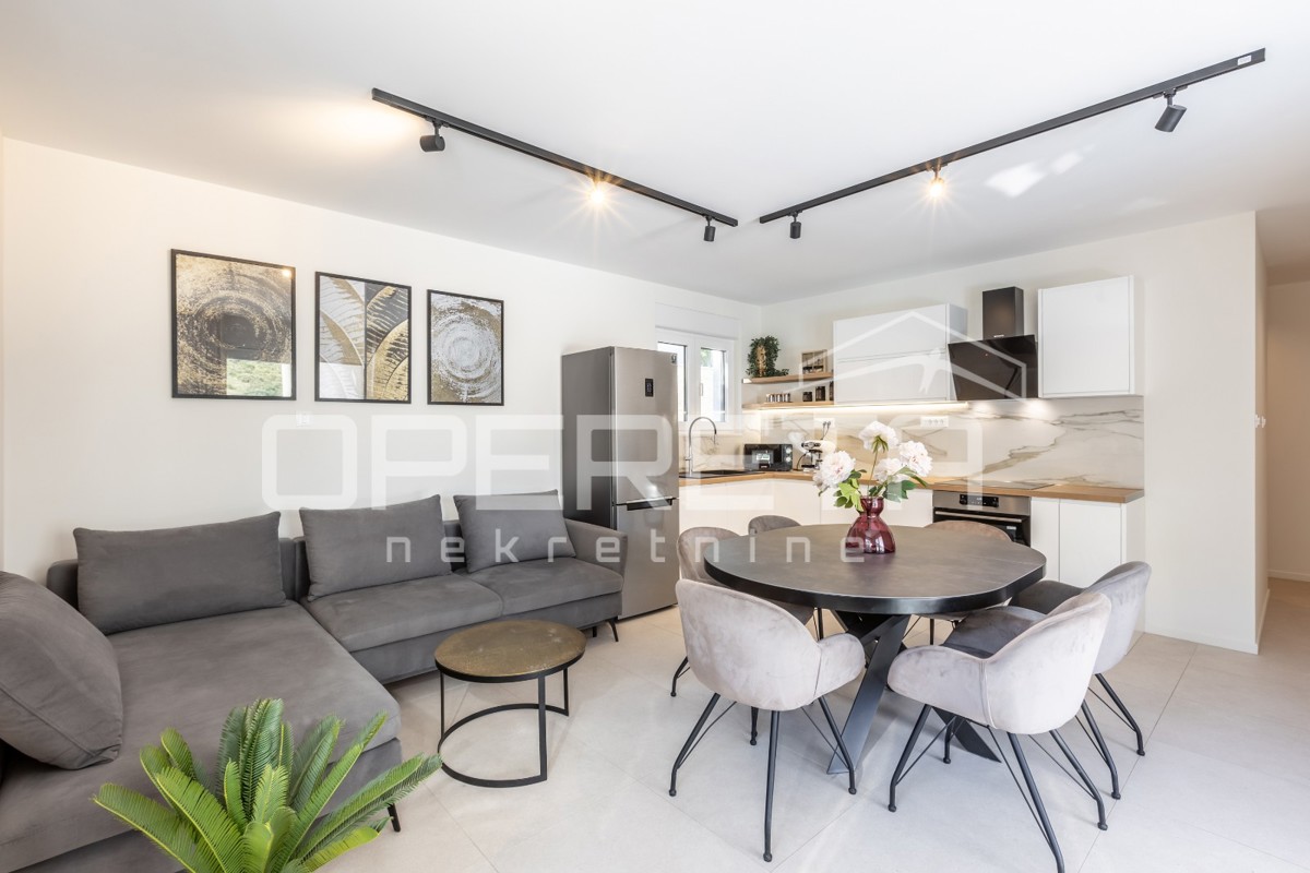 Villa di lusso a Žrnovnica – Oasi di lusso e privacy nei dintorni di Spalato