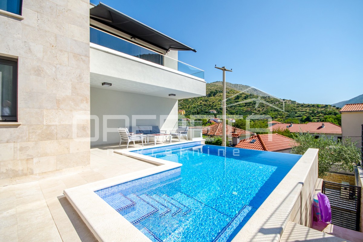 Villa di lusso a Žrnovnica – Oasi di lusso e privacy nei dintorni di Spalato