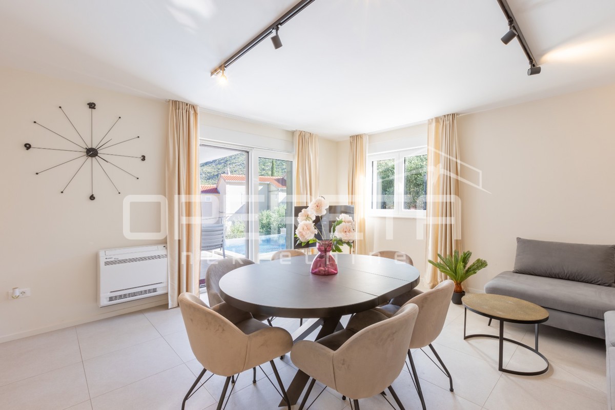 Villa di lusso a Žrnovnica – Oasi di lusso e privacy nei dintorni di Spalato