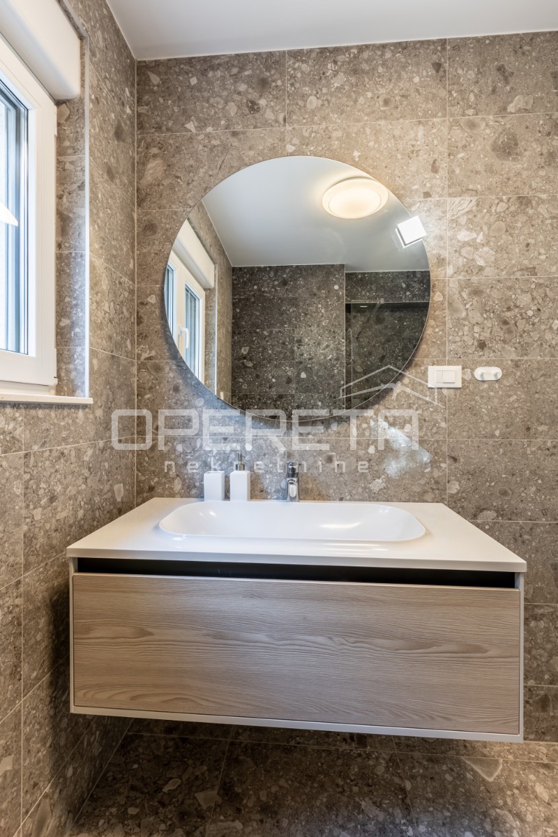 Villa di lusso a Žrnovnica – Oasi di lusso e privacy nei dintorni di Spalato