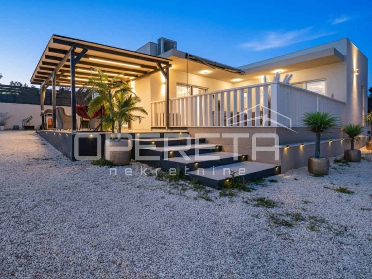 Casa di lusso con ampio giardino, Sebenico - Bilice