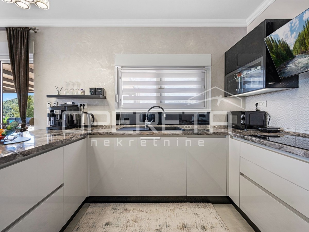 Casa di lusso con ampio giardino, Sebenico - Bilice