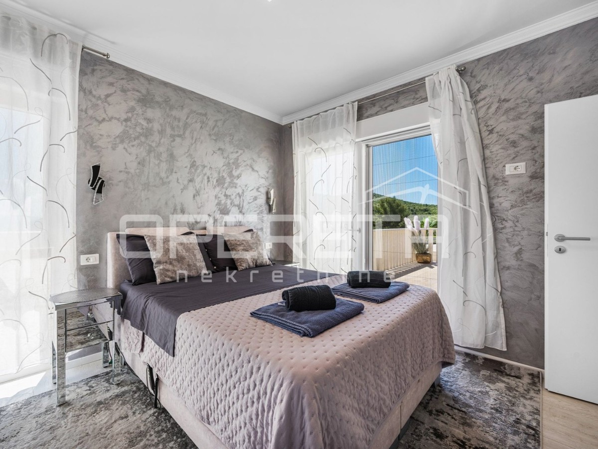 Casa di lusso con ampio giardino, Sebenico - Bilice