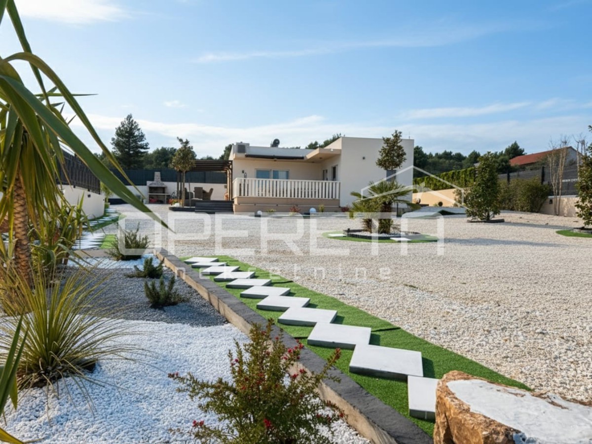Casa di lusso con ampio giardino, Sebenico - Bilice