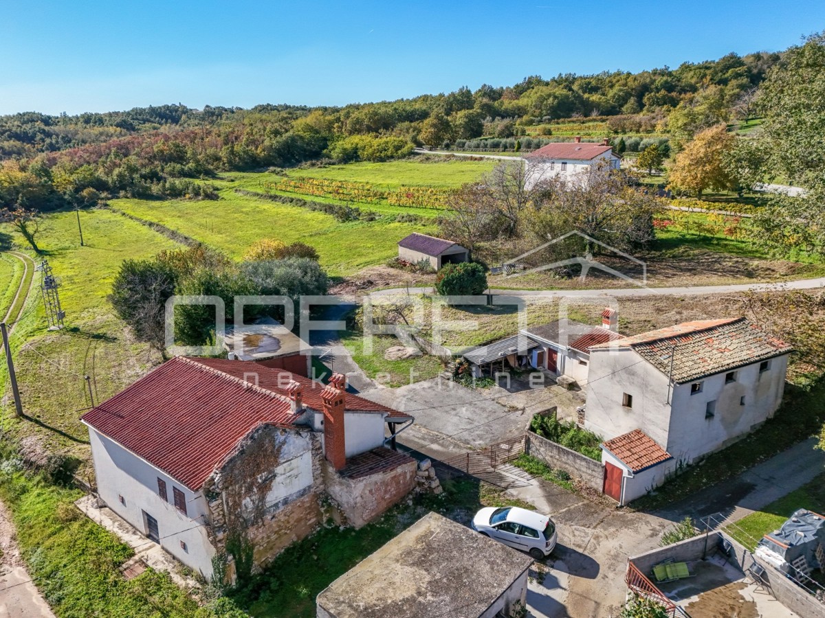 Istria, Pićan - Proprietà con casa e 4 edifici aggiuntivi