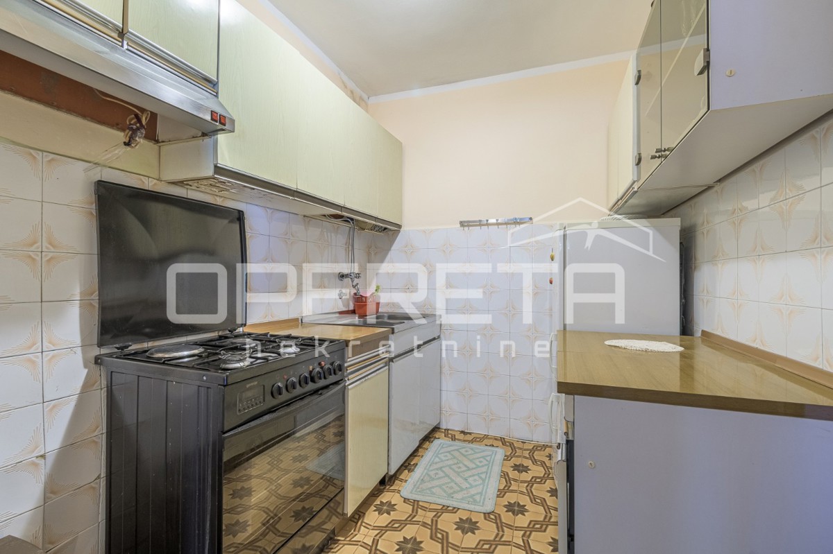 Istria, Pićan - Proprietà con casa e 4 edifici aggiuntivi