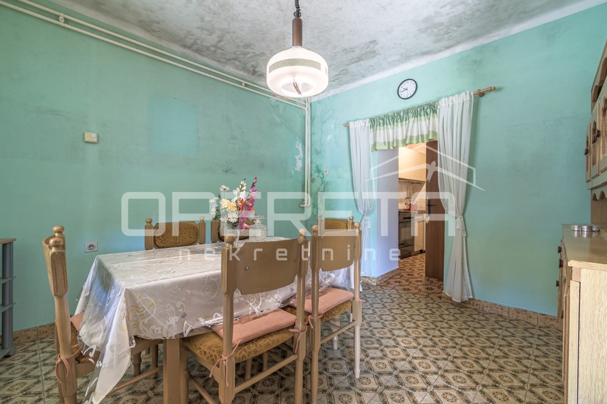 Istria, Pićan - Proprietà con casa e 4 edifici aggiuntivi