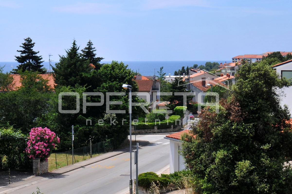 Casa con piscina, vista mare, a 200m dalla spiaggia