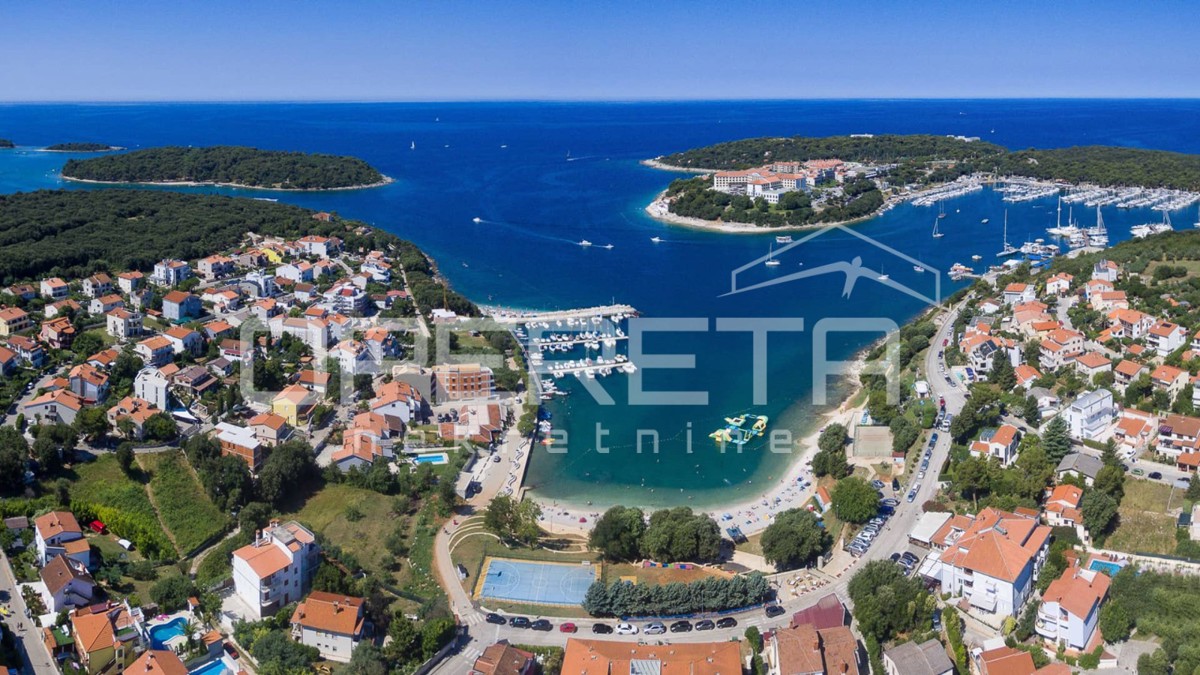 Casa con piscina, vista mare, a 200m dalla spiaggia